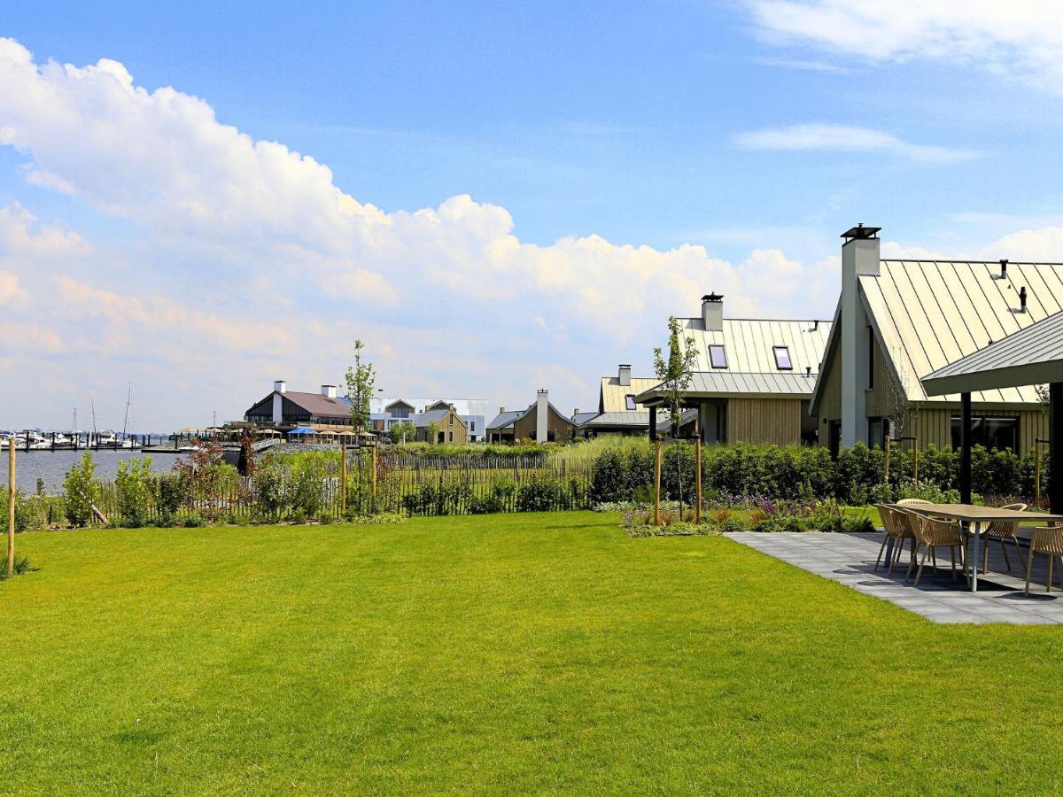 Modern Lodge On The Water In A National Park Tholen Exterior photo