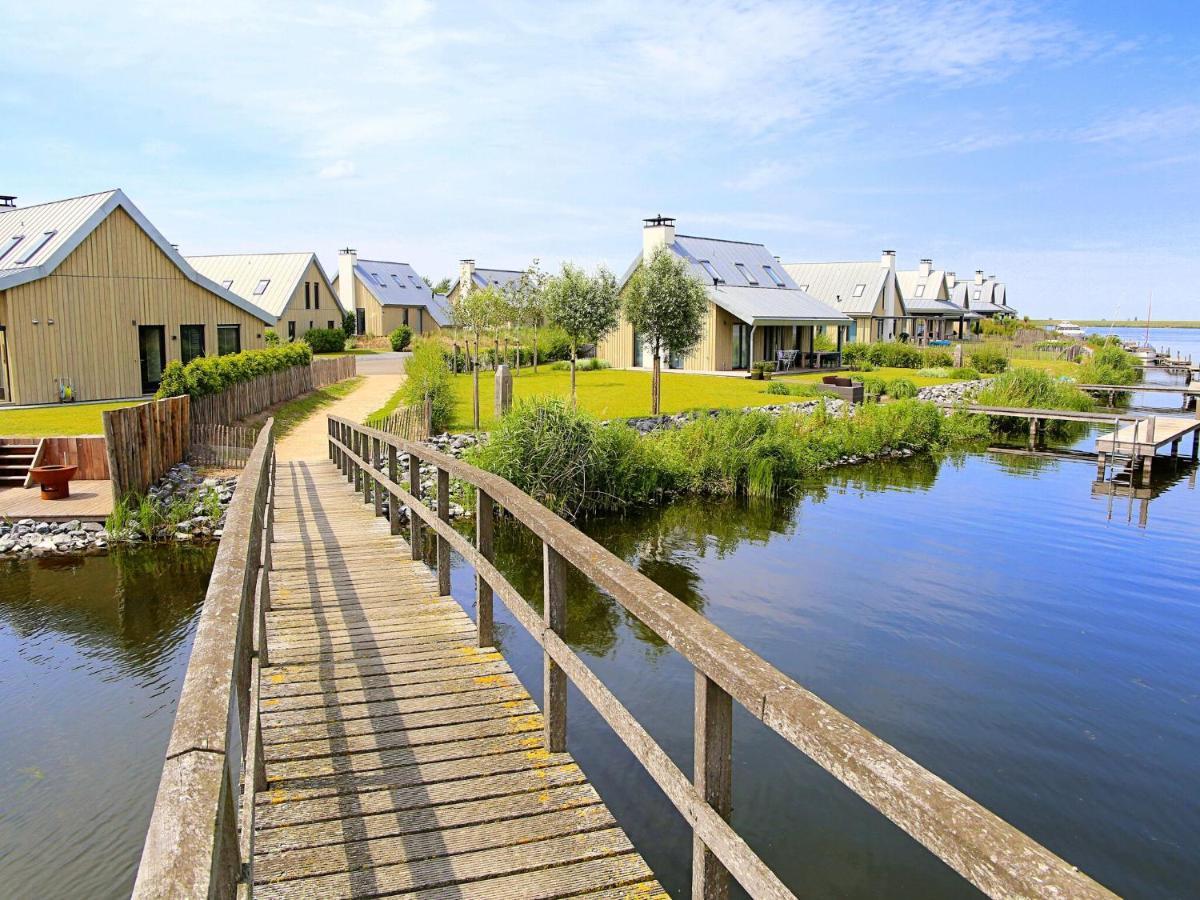 Modern Lodge On The Water In A National Park Tholen Exterior photo